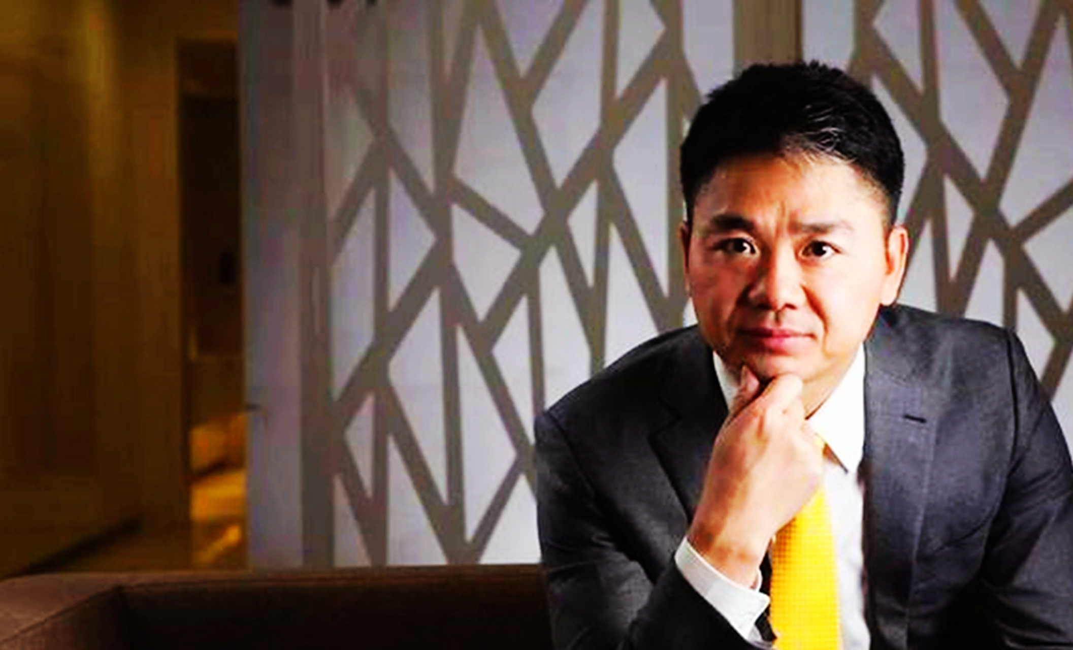 1992年,通过高考,刘强东终于独自进入了自己心仪的大学.