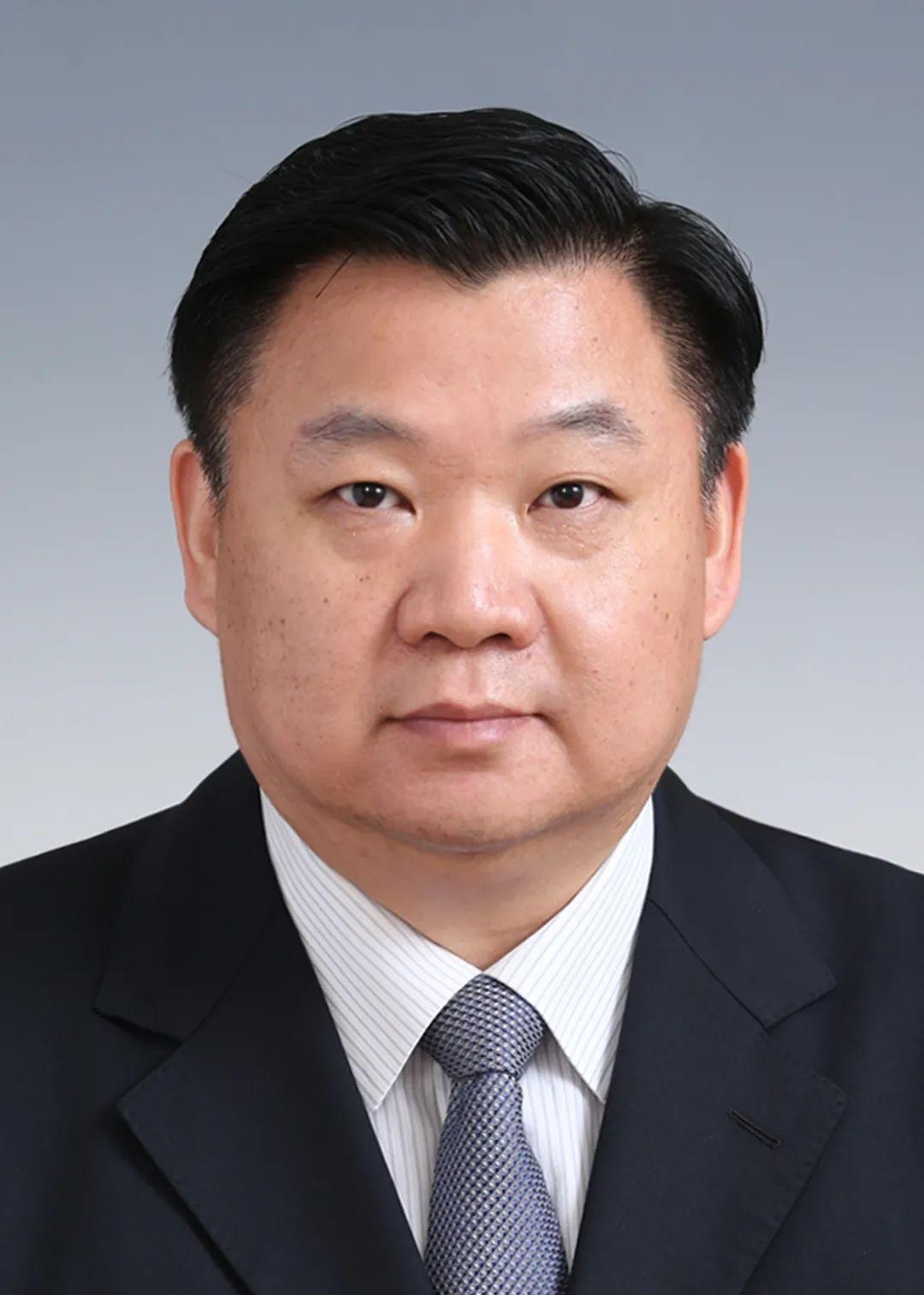 黄庆伟当选长宁区监察委员会主任