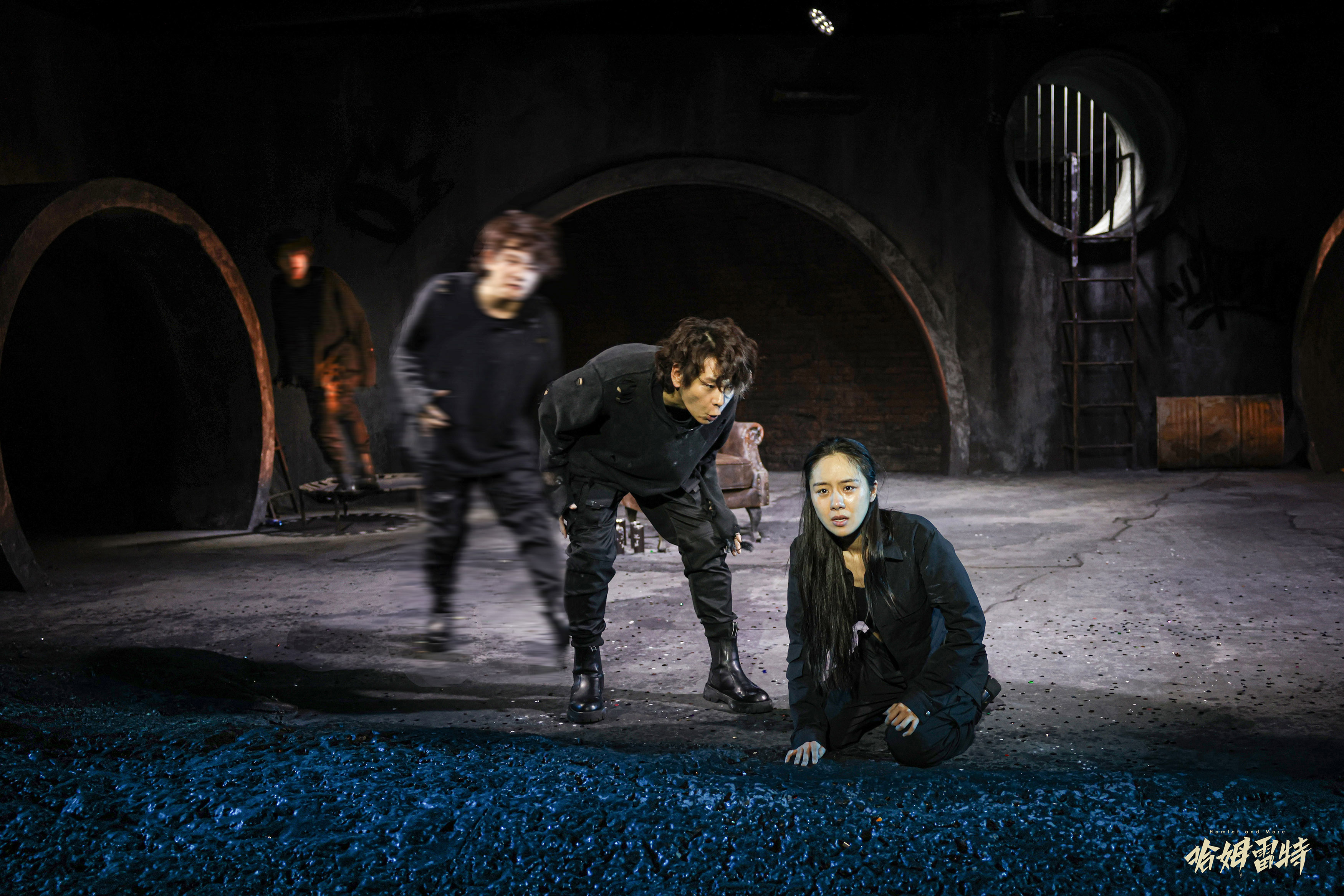 小剧场话剧《哈姆雷特》:全青年阵容,经典作品的现代表达