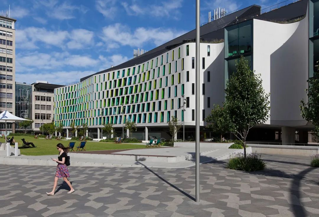 通往qs百强名校的"绿色通道"——悉尼科技大学学院!