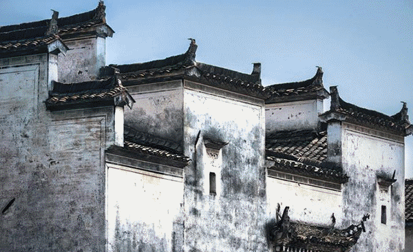 在高高的马头墙里挖呀挖呀挖