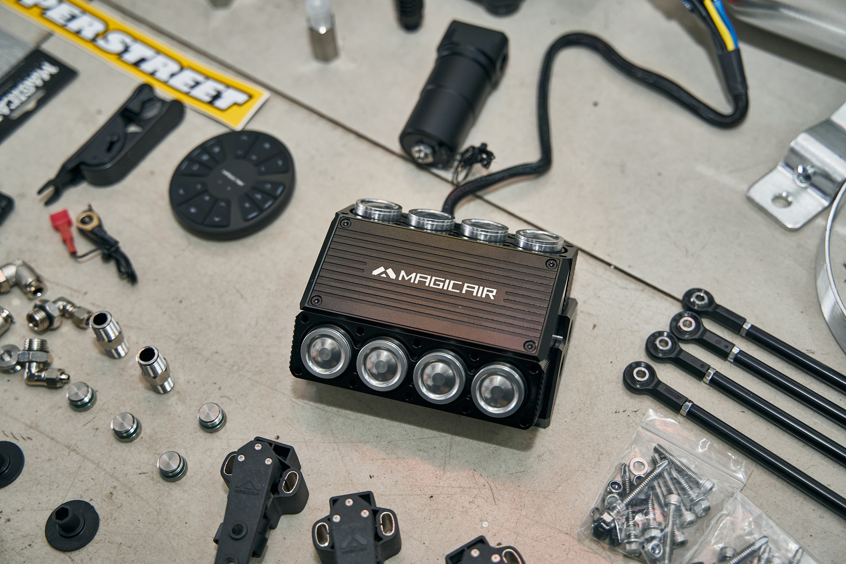 出街靓仔 贴地飞行 奔驰c级w205改装magic air气动避震