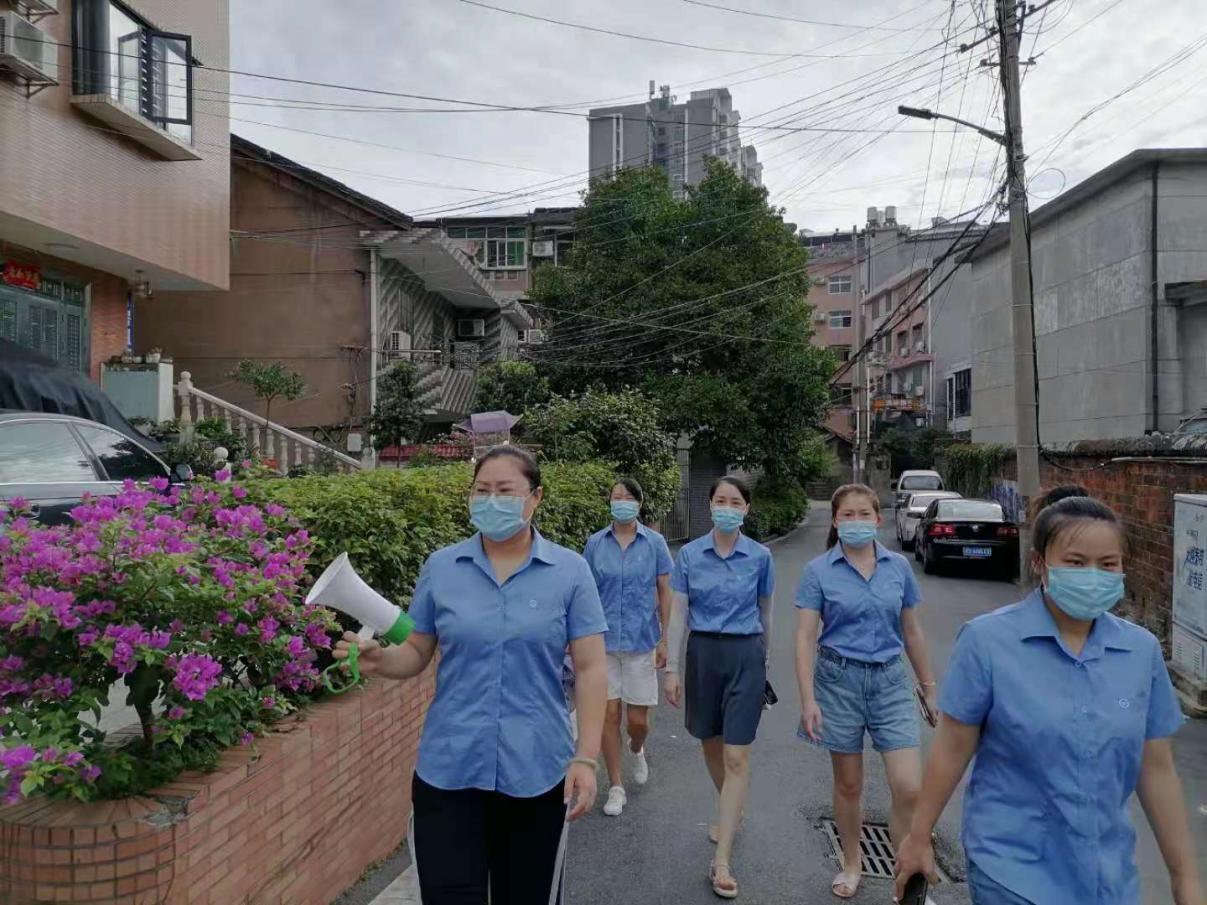 醴陵阳三石街道:疫情防控下的"蓝精灵们"