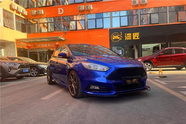 汽车贴膜-福特福克斯贴膜改色|ax波尔蒂芒蓝