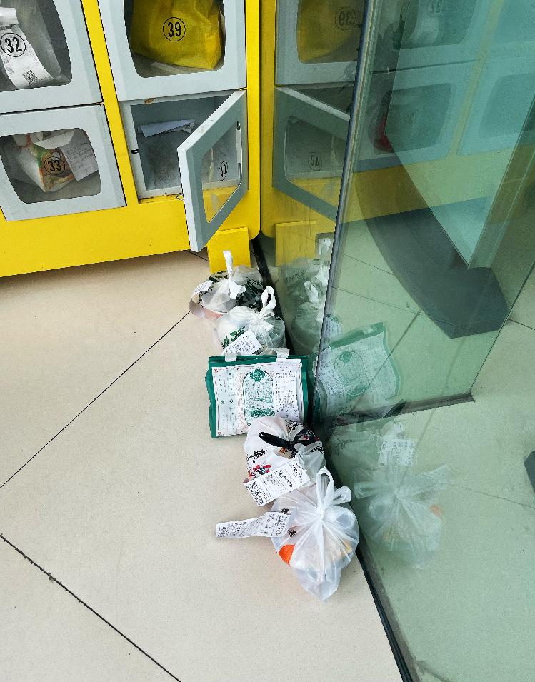 南京部分取餐柜试水向骑手收费,消费者失去"外卖上门"自由?