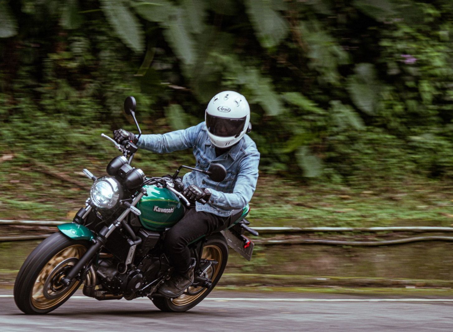 轻盈好上手的复古车,2022川崎z650rs