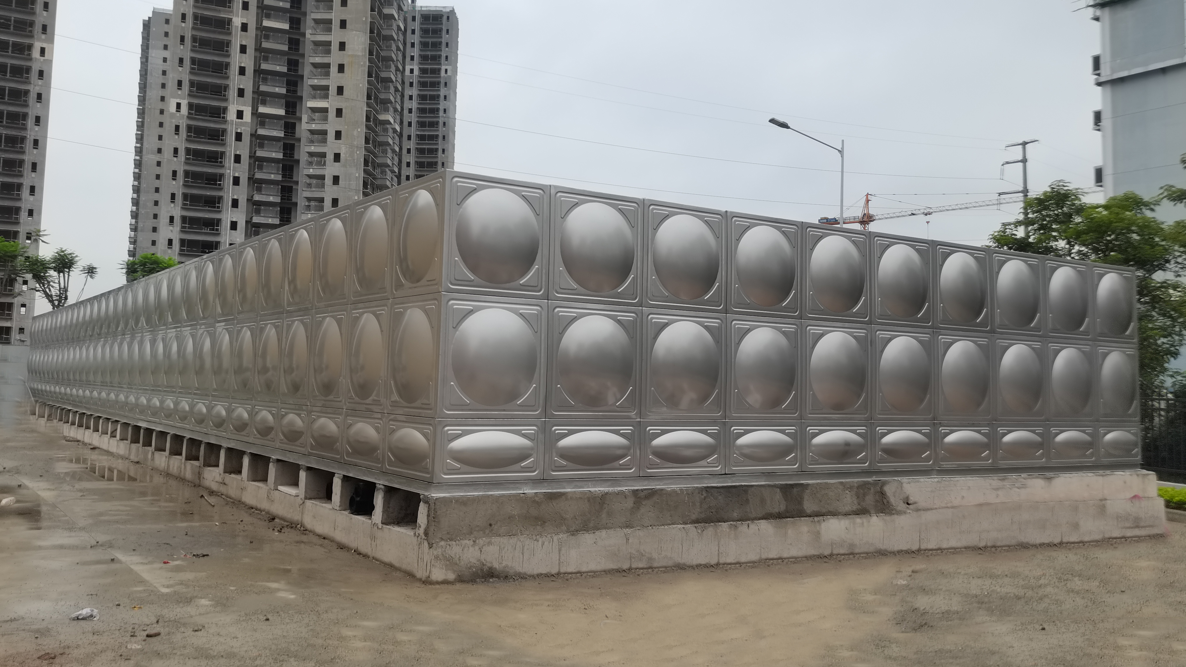 怎么选择不锈钢保温水箱的材料?