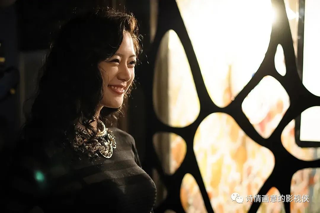 克拉拉尺度喜剧电影《工作女郎》,身材和颜值逆天,愉悦带刺激