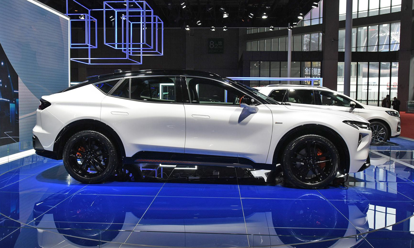 全新中型suv将登场,轴距2945配隐藏式门把手,带精品27英寸大屏