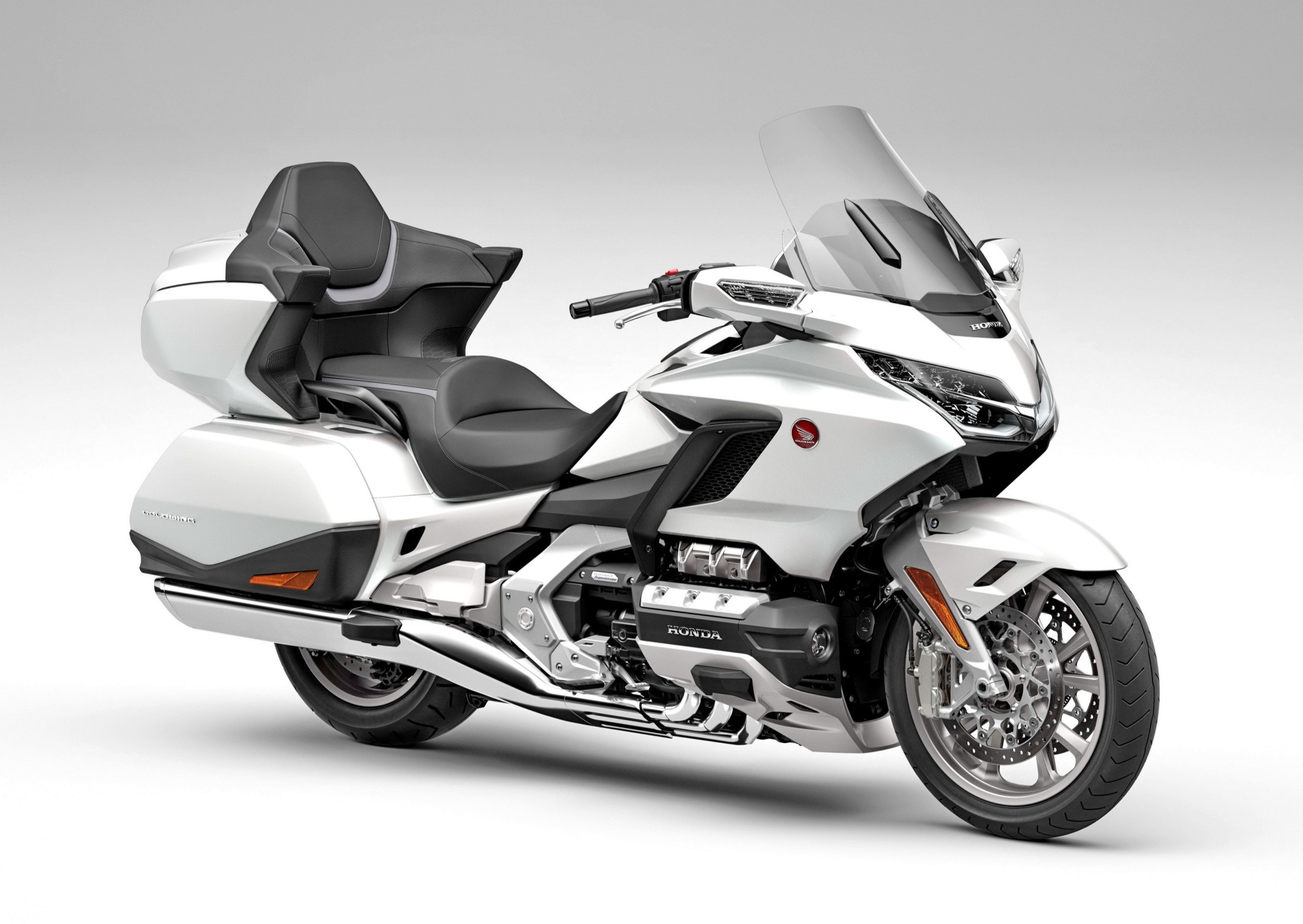 本田公布2022款cm500/cm1100和金翼新涂装