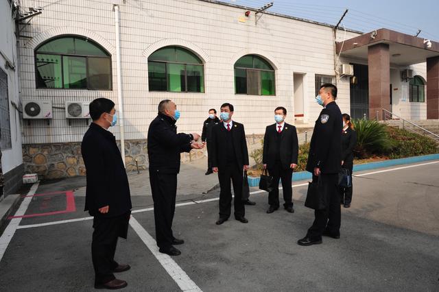 2022/1/20(10)检察长对远安县看守所开展春节前安全检察