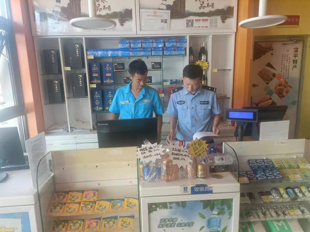 张桥派出所开展加油站安全大检查