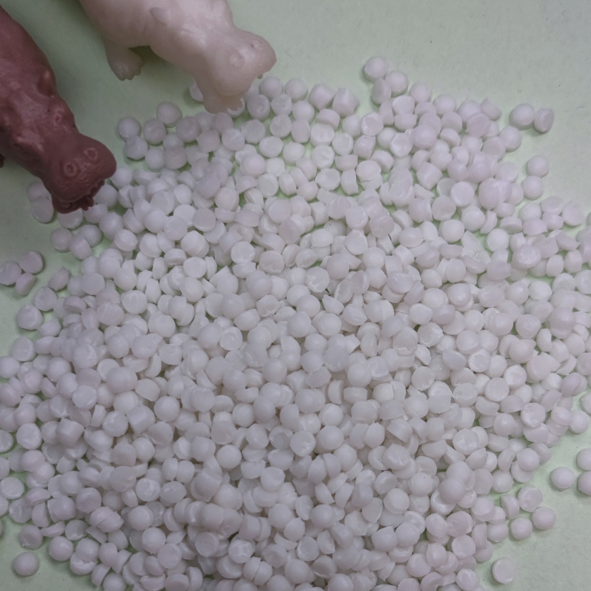 如何判断pvc颗粒是新料还是再生料?