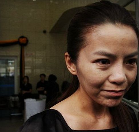 丧母后朱迅近况惹人忧!脸僵凹陷笑起来费力,眉毛稀疏撞脸蔡明