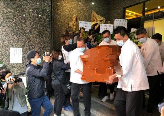 吴孟达遗体今日火化,骨灰将带到马来西亚,方便太太扫墓