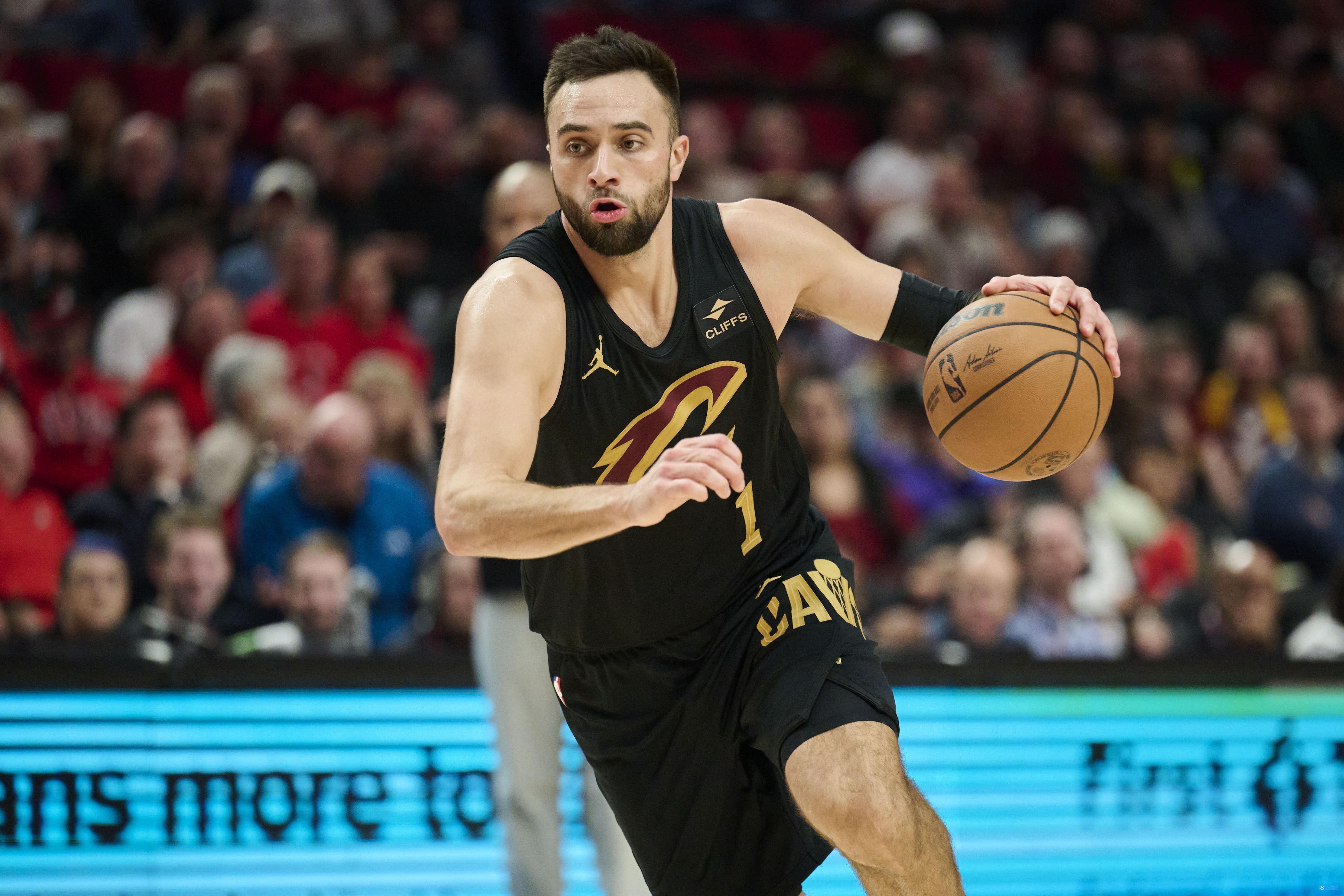 季中锦标赛会持续吗?斯特鲁斯:我想会 尤其是舍弃这种地板的话