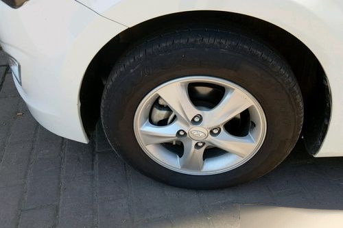 17款现代瑞纳轮胎型号