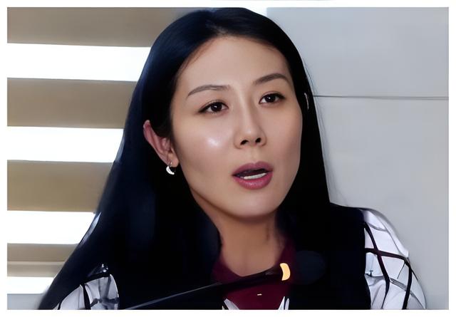 女副市长姜保红:敛财1400万,陪睡40位男官员,身陷囹圄12年