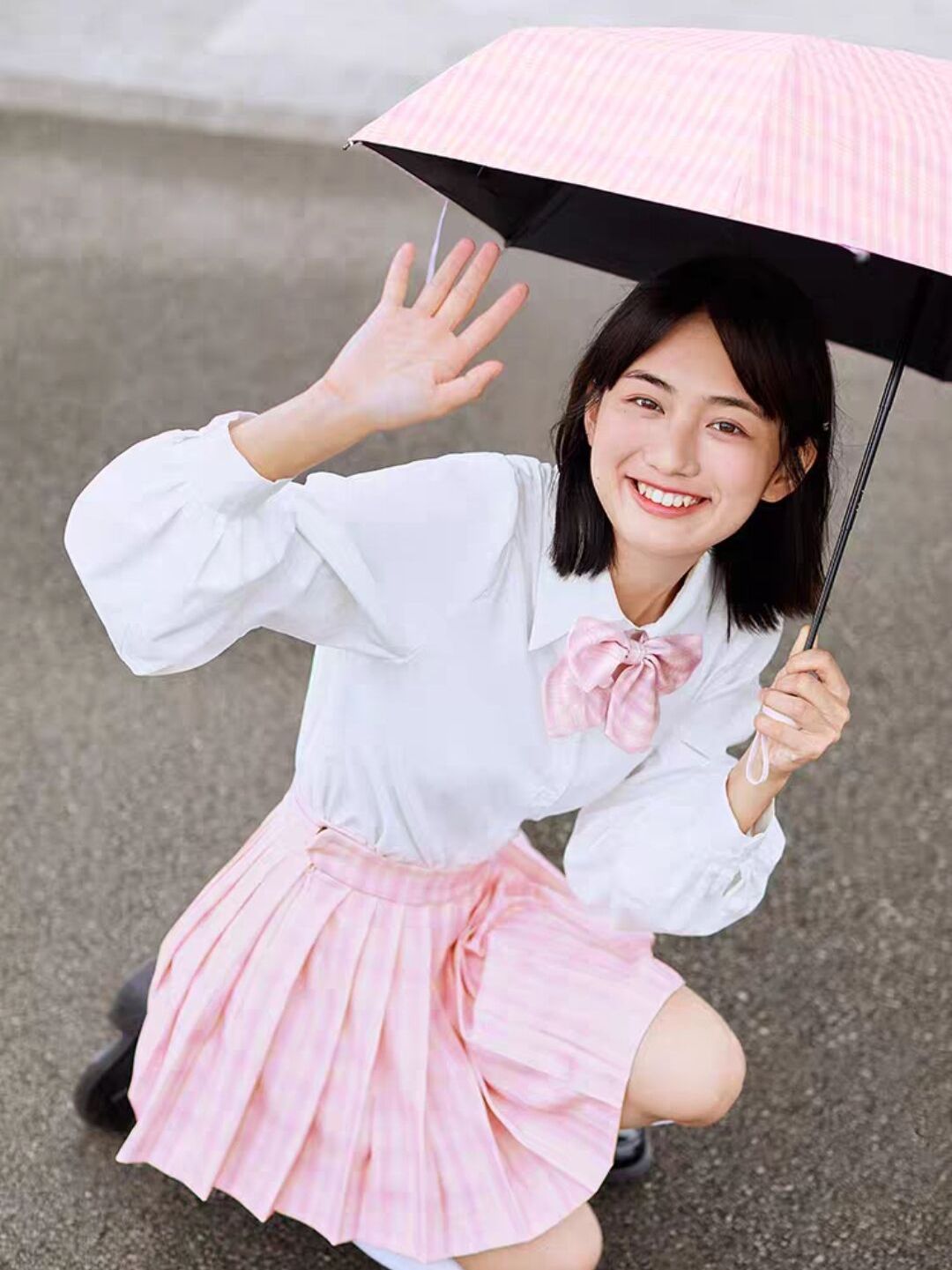 用"雨伞"做成的jk制服长什么样?本以为会很丑,看完却被美到