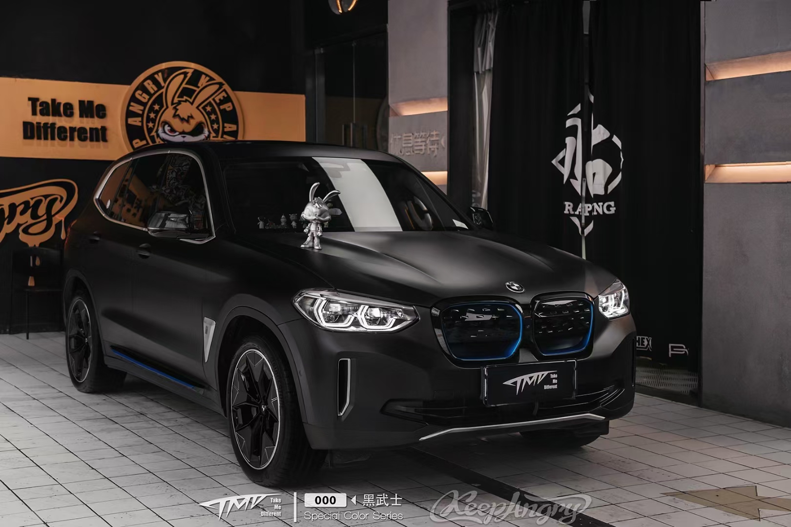 tmd潮牌改色膜—宝马ix3贴膜黑武士