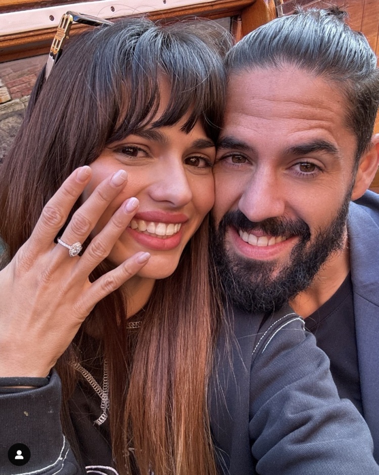 恭喜小短腿!伊斯科与相恋多年女友步入婚姻殿堂