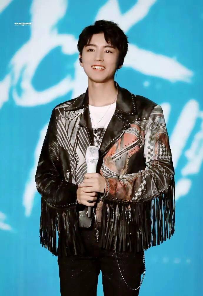 王俊凯亮相五月天鸟巢演唱会,首次官宣个人演唱会计划