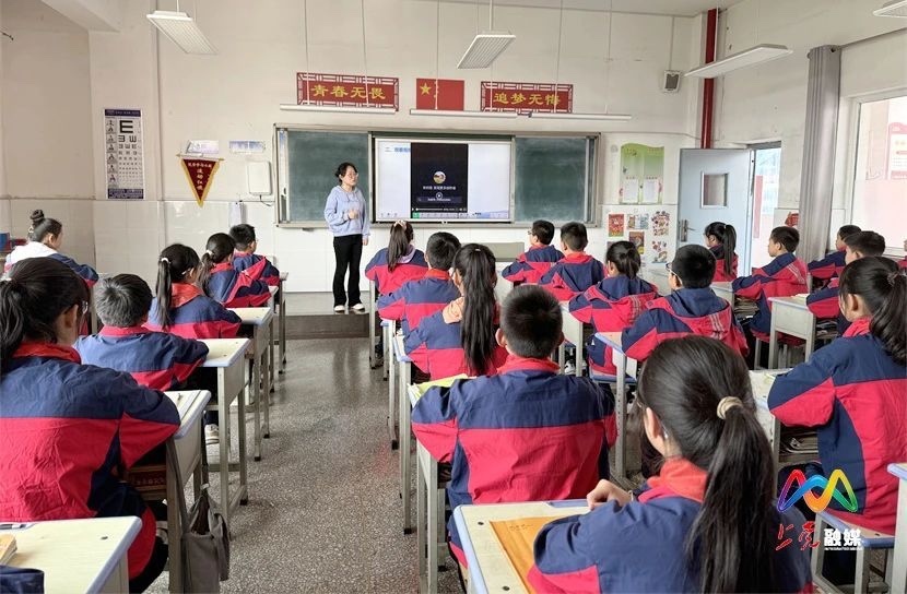 长治上党区荫城学校:"勤耕园"里劳动忙