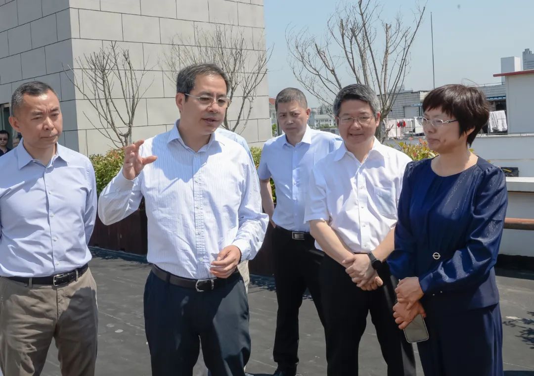 杭迎伟对高桥镇党委,政府的工作予以肯定,并希望该镇高质量建设"现代