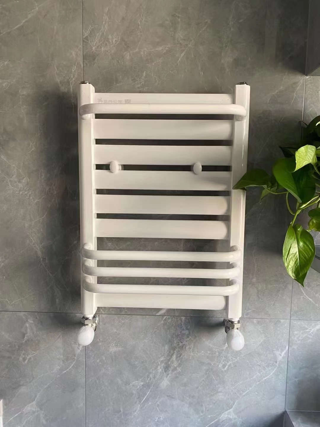 家用暖气片图片大全