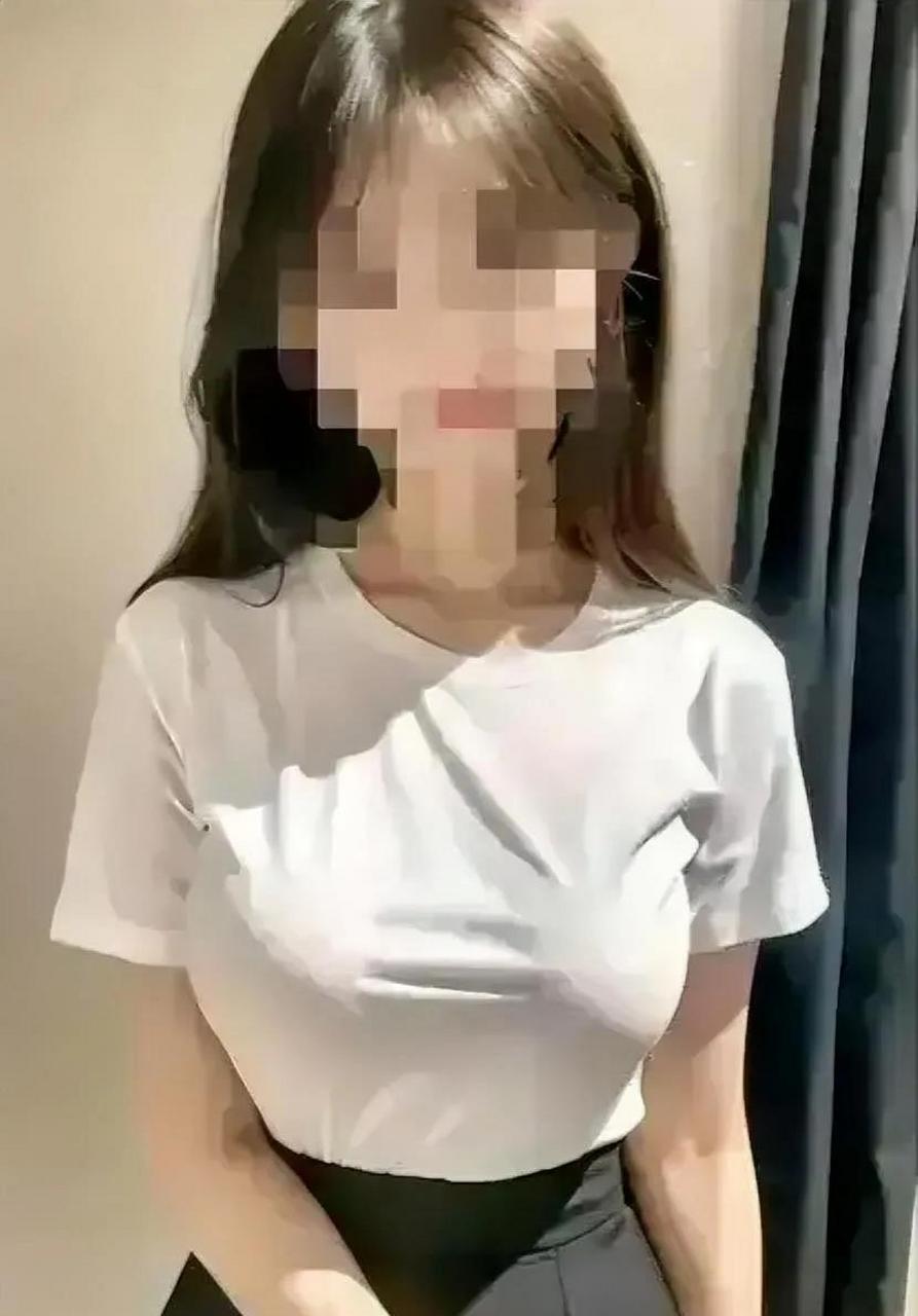 发现卖淫女是个未成年,考虑到是个未成年的孩子,想到她和自己的女儿差