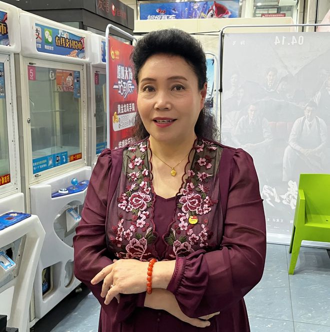 《七十二家房客》牛夫人,曾是外剧华女的妈妈,现实是一名歌唱家