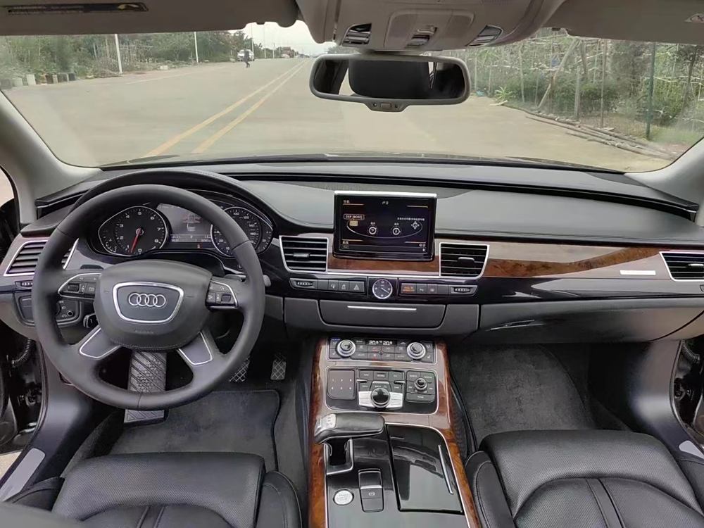 14年奥迪a8仅售11.8万,外观,内饰,性能,配置详解