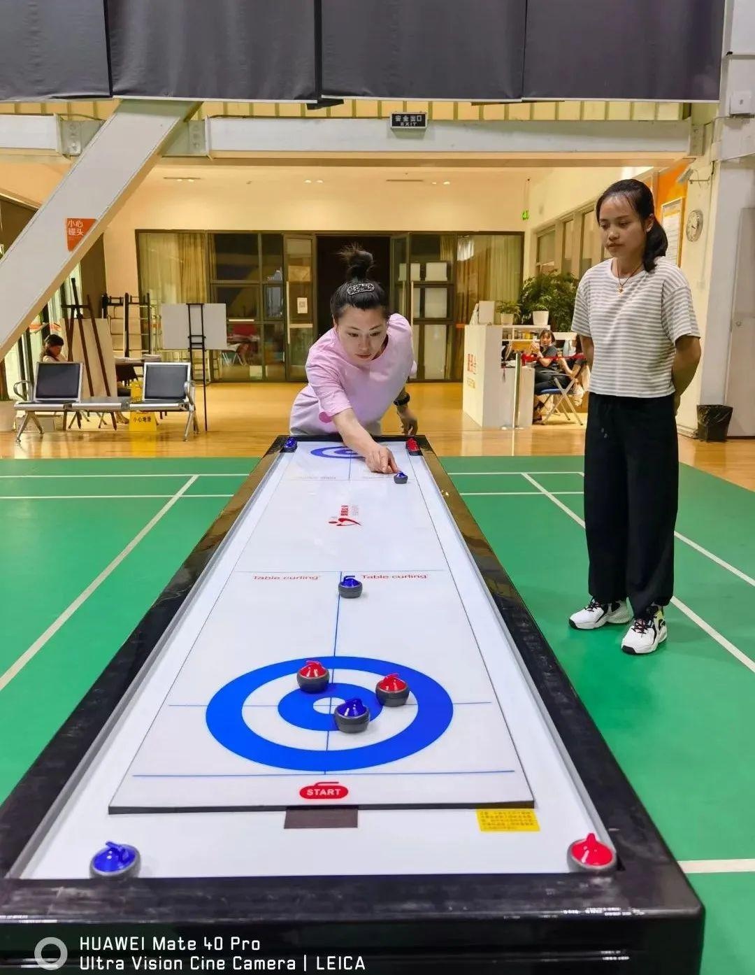 桌上冰壶进入"全龄段"时代