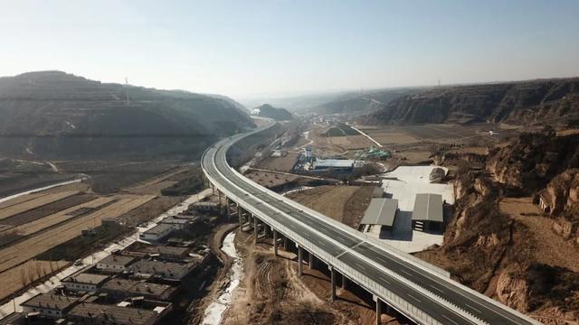 隰吉高速公路顺利通过交工验收!