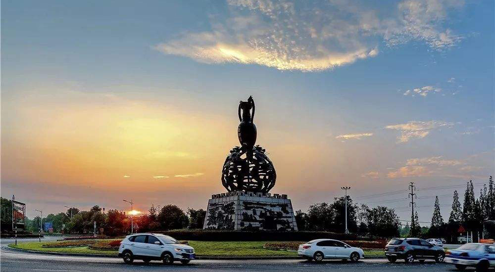 四川绵竹市各镇街常住人口排行:紫岩街道排第一,汉旺镇排第三