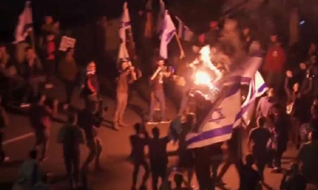 以色列爆发大规模抗议（视频截图）