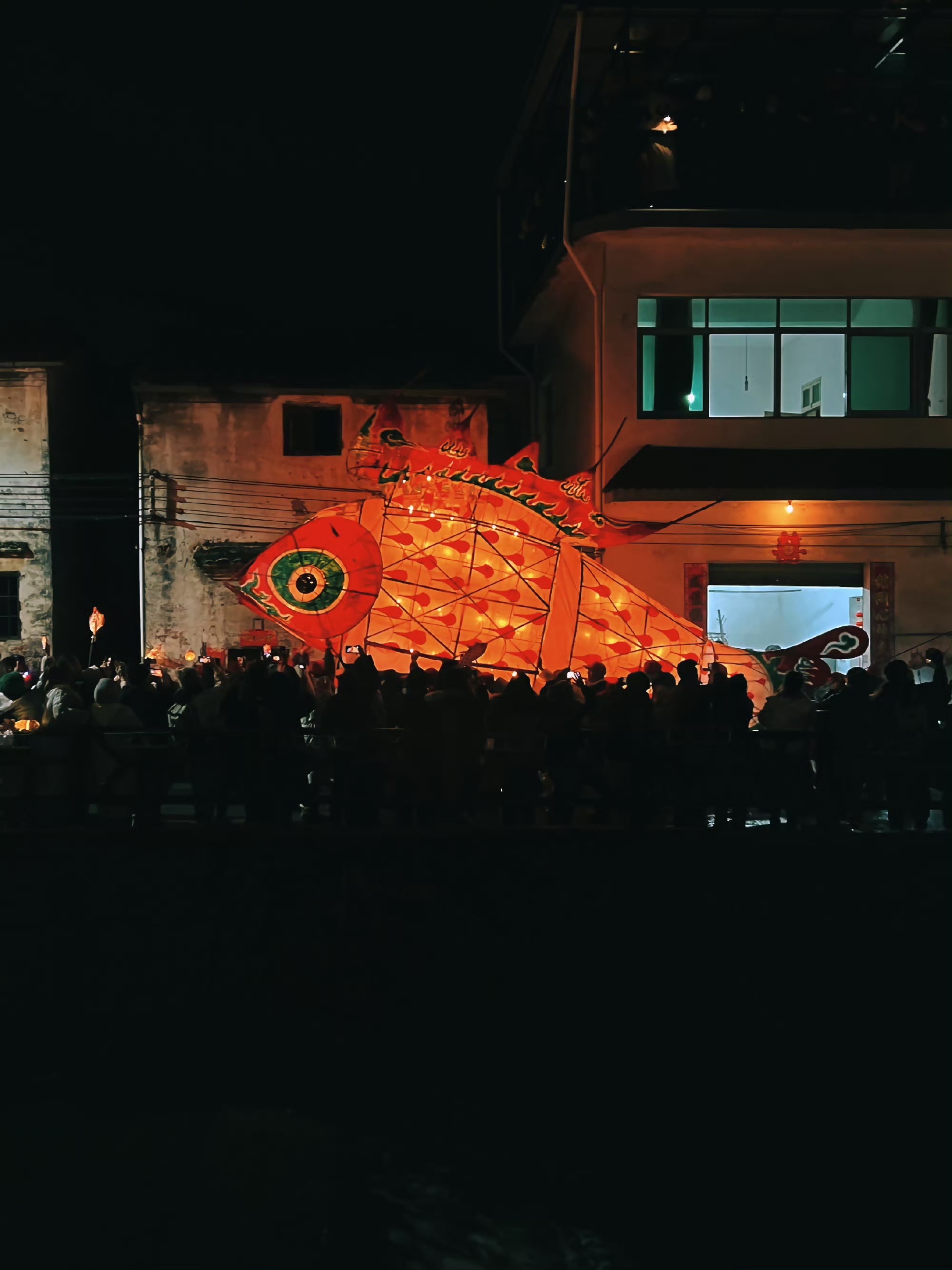 徽州非遗"汪满田鱼灯节"吸引游客超9000人,最大的鱼长9米