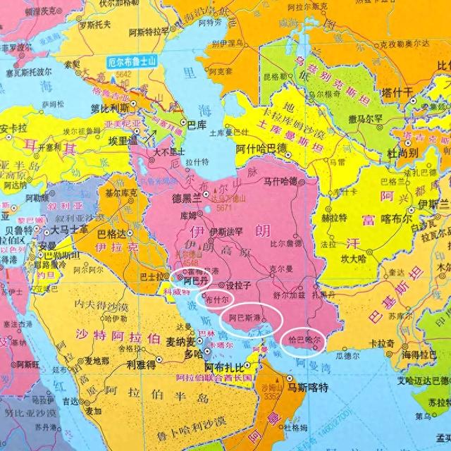阿巴斯港是伊朗港口,扼守波斯湾霍尔木兹海峡,外侧有格什姆岛