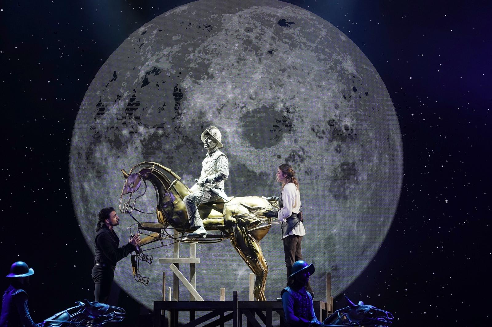 与《唐璜》并称为法语音乐剧"三宝"的《摇滚莫扎特》《巴黎圣母院》也