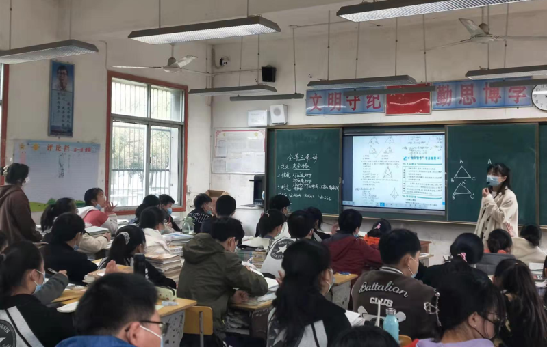 安乡县官陵湖中学:强化责任意识,打造高效课堂