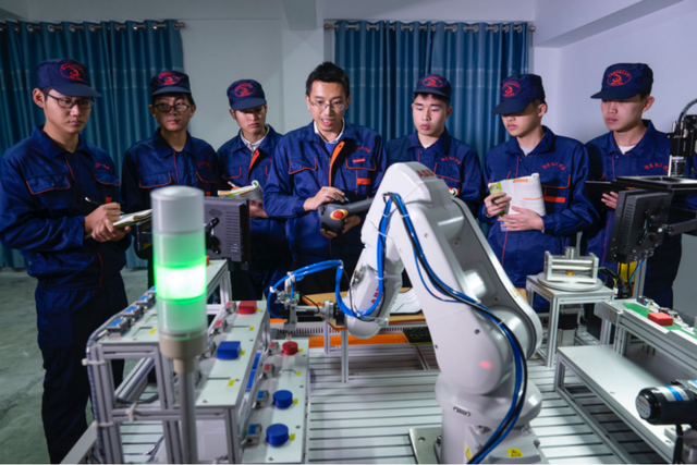 本科扩招600人明起填报招考直通车