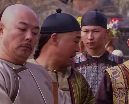 乾隆微服出巡吃瓜农的瓜,连连称赞瓜甜,走后不久却下旨除掉瓜农