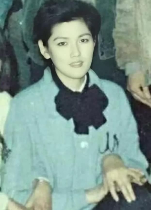 网曝吴亦凡已婚有2岁女儿,是吴妈挑选的清华才女,吴妈也有故事