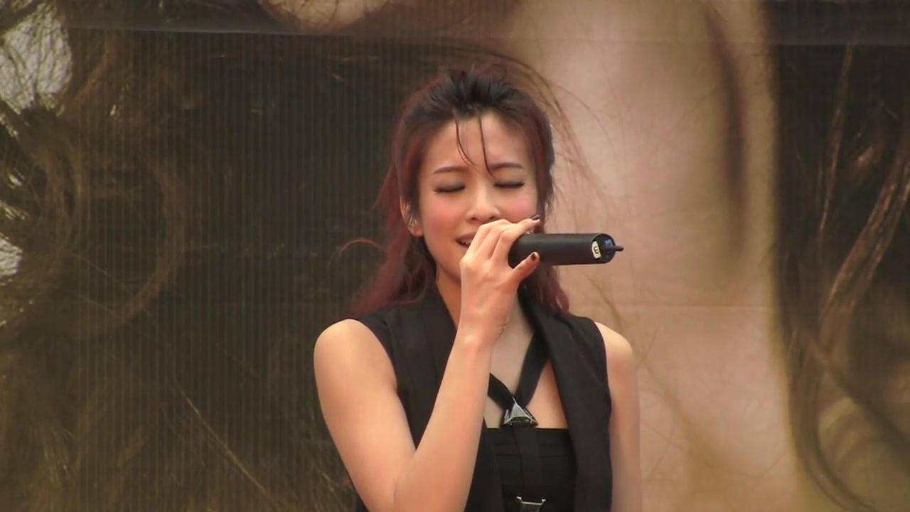 万茜受伤张雨绮险遇泥石流袁咏琳遇车祸姐姐们真在乘风破浪