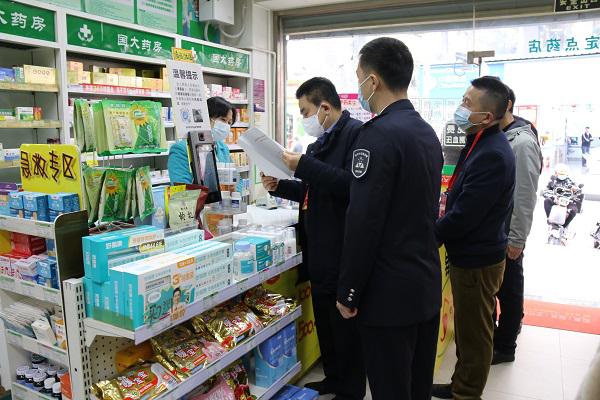 罗湖区人大常委会主任周益川带队视察清水河街道疫情防控工作