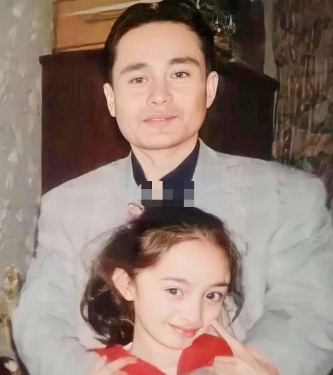 赵丽颖与爸爸合影!