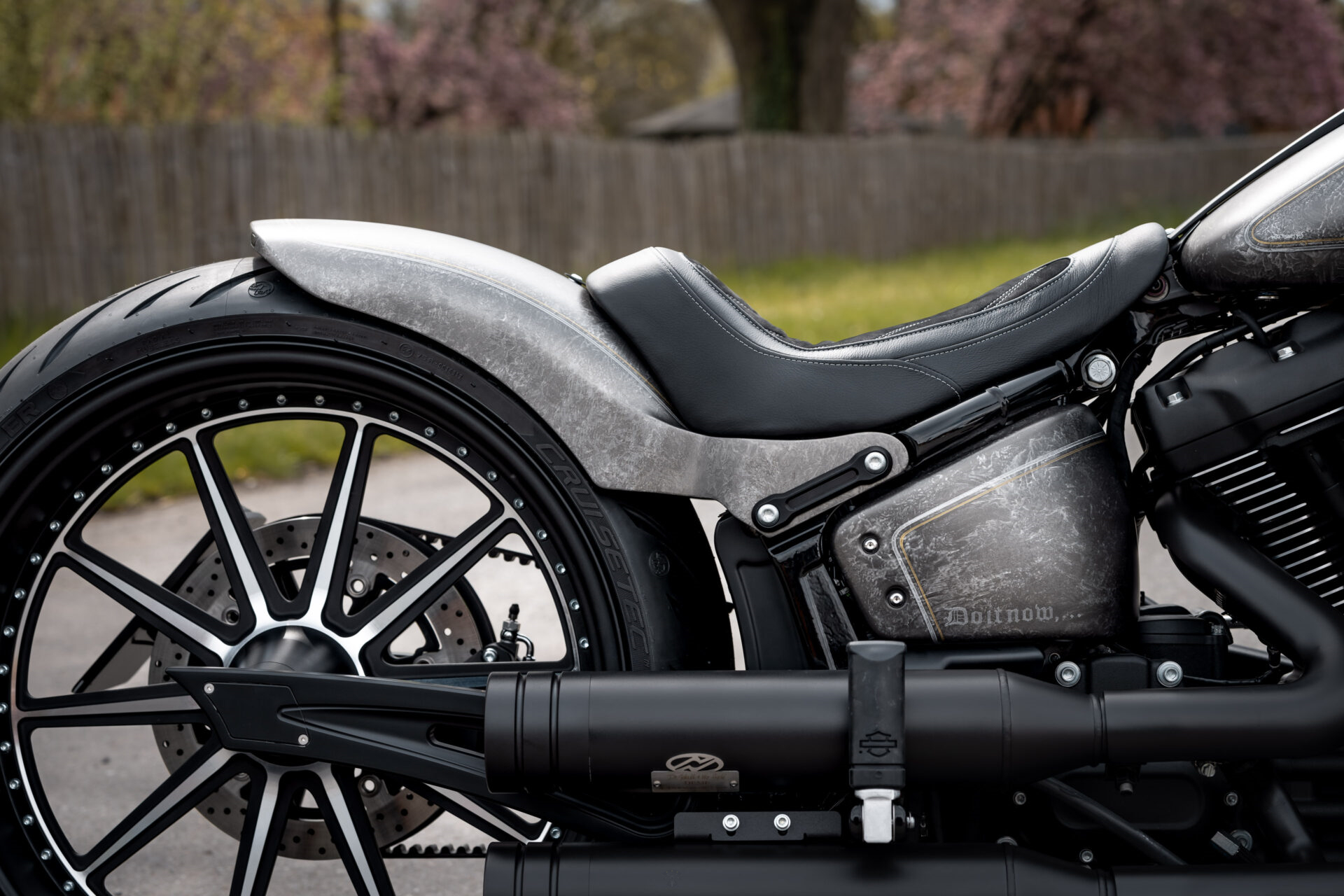 stonewash 哈雷肥仔fat boy改装欣赏