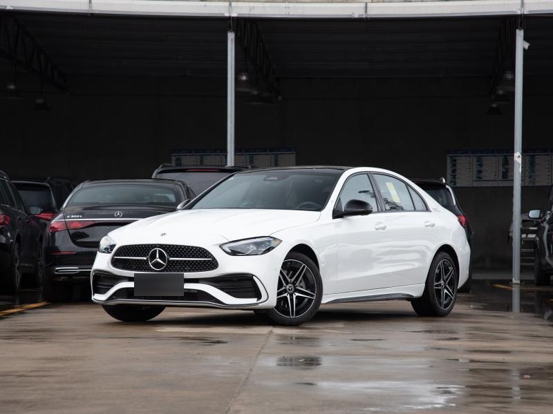 奔驰品牌的单开门轿跑车型,无疑是优雅与速度并存的杰作,每款车都独具