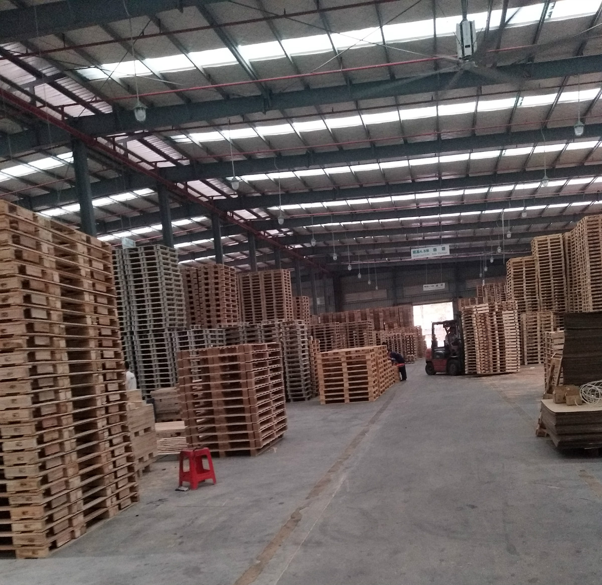 专题_木托盘所以看见这篇文章的无锡市民,如果你们有需要定做木箱的