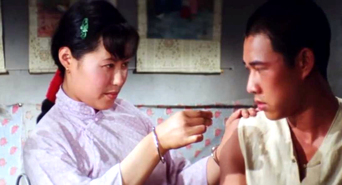 电影《骆驼祥子,张丰毅斯琴高娃殷新主演,剧情凄苦,悲不自胜